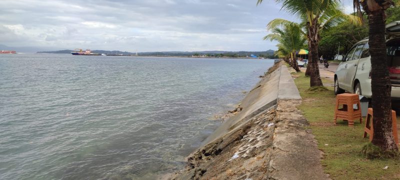 Abrasi pantai sepanjang bay pass Kota Raha mulai mengikis pembangunan sepanjang pantai