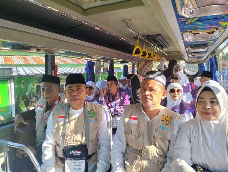 Ketgam : Kemenag Kab.Muna Barat bersama JCH Mubar