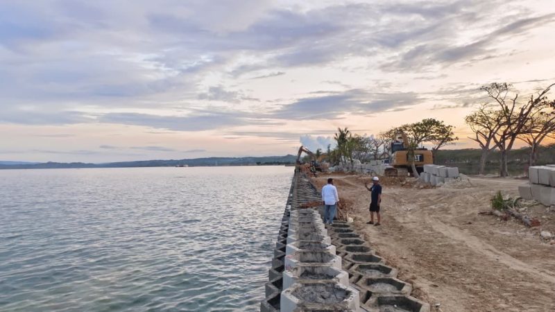 Ketgam: Proses pengerjaan proyek pengaman pantai SOR Raha