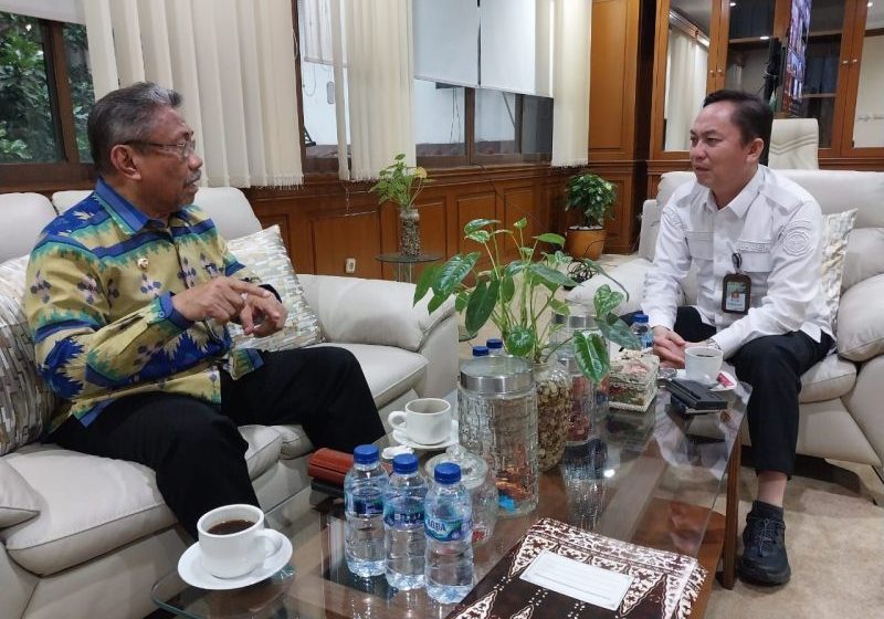 Ketgam : Bupati Muna, Drs H Bachrun, M.Si saat melakukn audiens dengan Dirjen Tanaman Pangan Kementrian Pertanian,  Dr. Yudi Sastro, SP, MP  di Jakarta, Kamis (8/5)